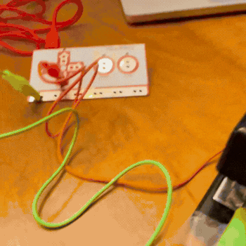 This is how the full interaction with the stapler works. On click the stapler connects and the visual plays on the screen. The aligator clip is taped in place making it not fall of during the interaction.